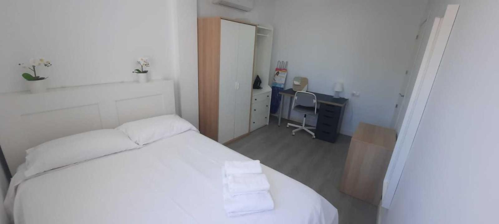 Atico Con Terraza Frente Playa Pedregalejo Appartement Málaga Buitenkant foto